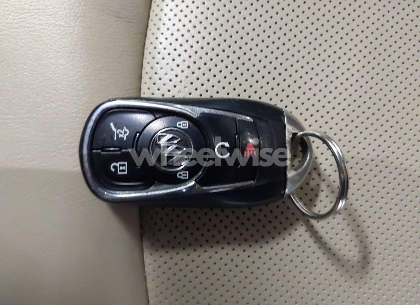 Photo 11 of 2019 Buick Enclave FWD ESSENCE (VIN 5GAERBKW8KJ321758)