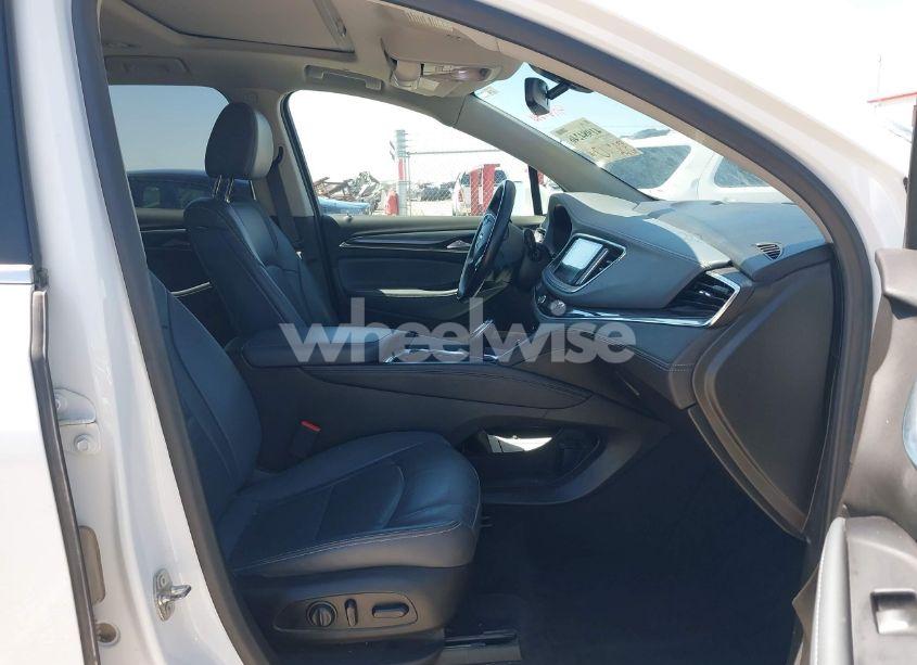 Photo 5 of 2019 Buick Enclave FWD ESSENCE (VIN 5GAERBKW9KJ257942)