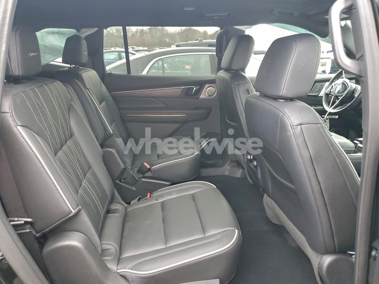 Photo 11 of 2025 BUICK ENCLAVE AVENIR (VIN 5GAERCRSXSJ103944)