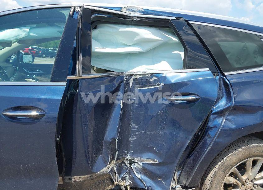 Photo 6 of 2023 Buick Enclave AVENIR FWD (VIN 5GAERDKW3PJ107084)