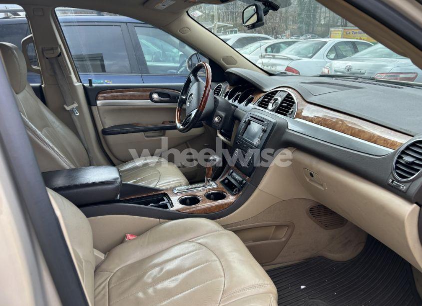 Photo 5 of 2008 Buick Enclave (VIN 5GAEV23748J127742)