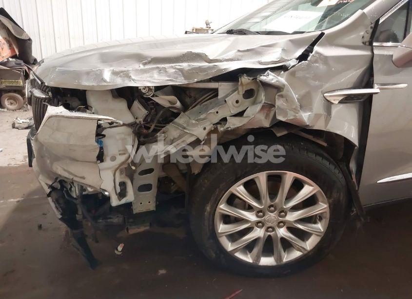 Photo 6 of 2018 Buick Enclave ESSENCE (VIN 5GAEVAKW3JJ199654)