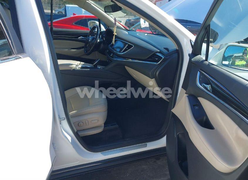 Photo 5 of 2019 Buick Enclave AWD ESSENCE (VIN 5GAEVAKW4KJ147984)