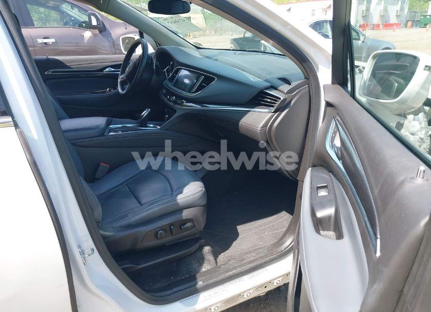 Photo 5 of 2019 Buick Enclave AWD ESSENCE (VIN 5GAEVAKW4KJ306602)
