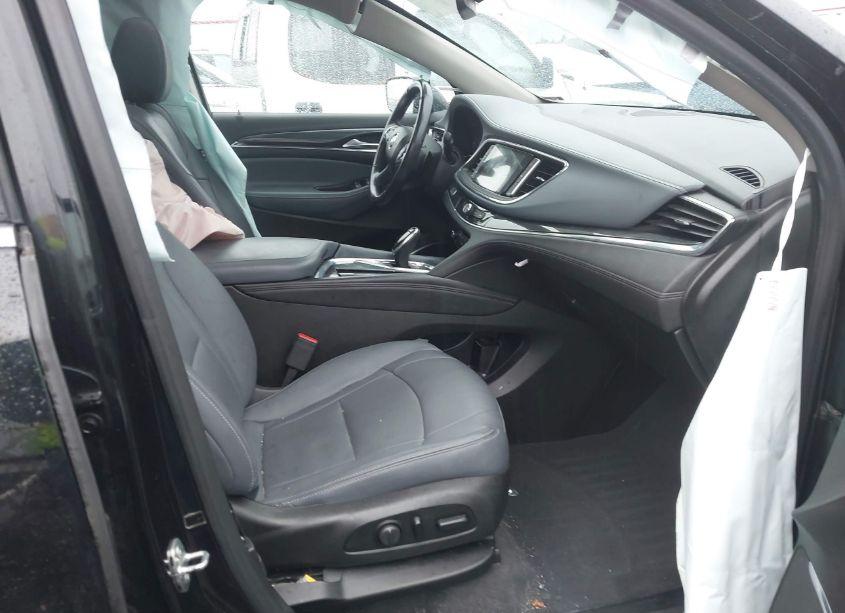 Photo 5 of 2020 Buick Enclave AWD ESSENCE (VIN 5GAEVAKW6LJ325427)