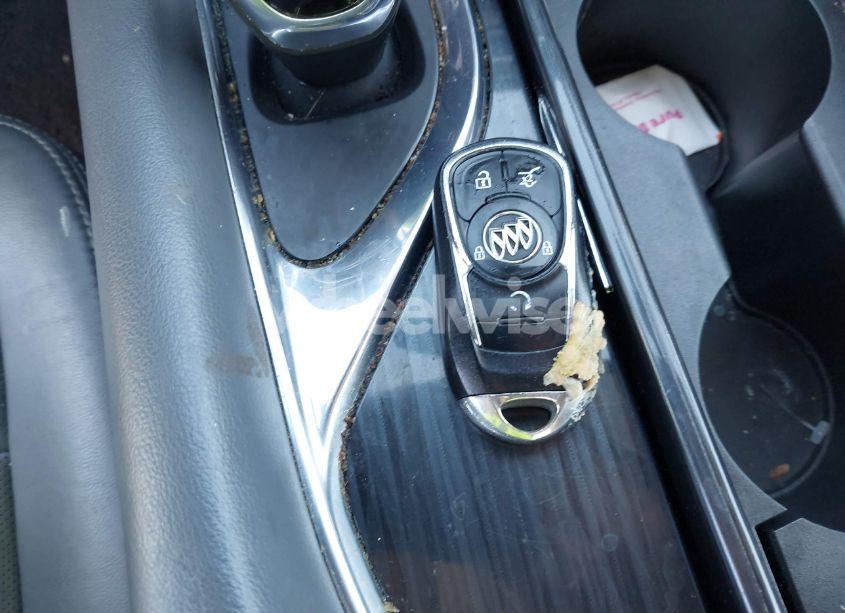 Photo 11 of 2018 Buick Enclave ESSENCE (VIN 5GAEVAKW8JJ250033)