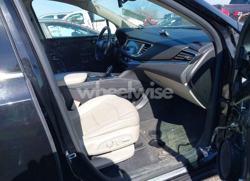 Photo 5 of 2019 Buick Enclave AWD ESSENCE (VIN 5GAEVAKWXKJ135225)