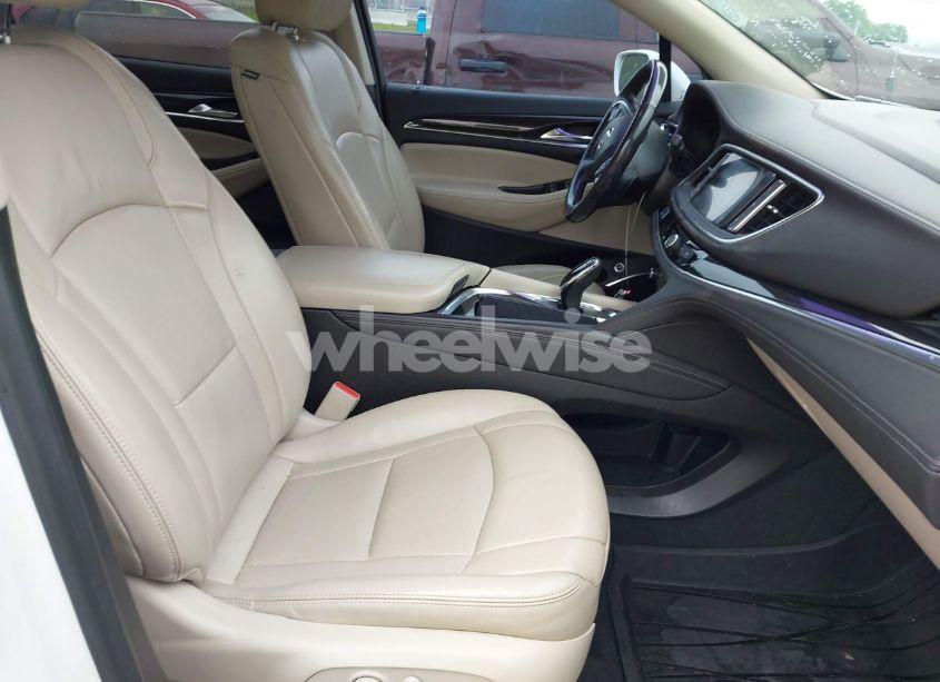 Photo 5 of 2018 Buick Enclave PREMIUM (VIN 5GAEVBKW6JJ174558)