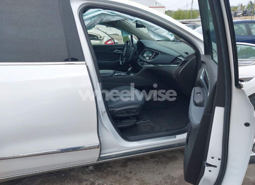 Photo 5 of 2020 Buick Enclave AWD PREMIUM (VIN 5GAEVBKW7LJ146223)