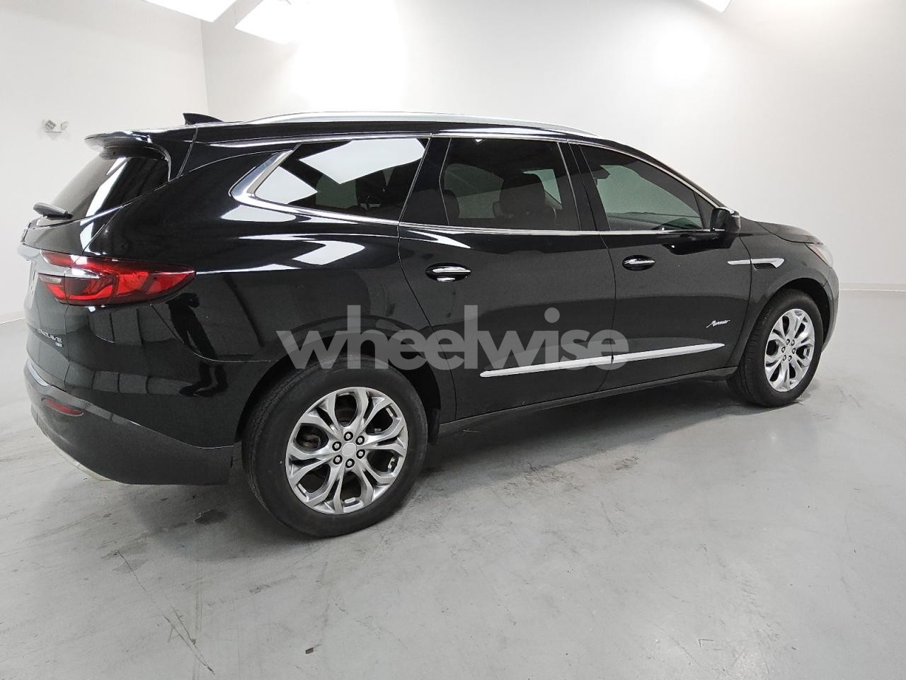 Photo 3 of 2018 BUICK ENCLAVE AVENIR N/A (VIN 5GAEVCKW6JJ226986)