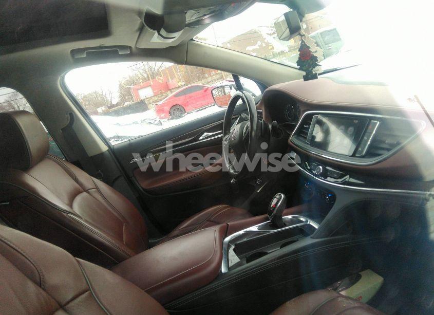 Photo 5 of 2018 Buick Enclave AVENIR (VIN 5GAEVCKW7JJ171805)