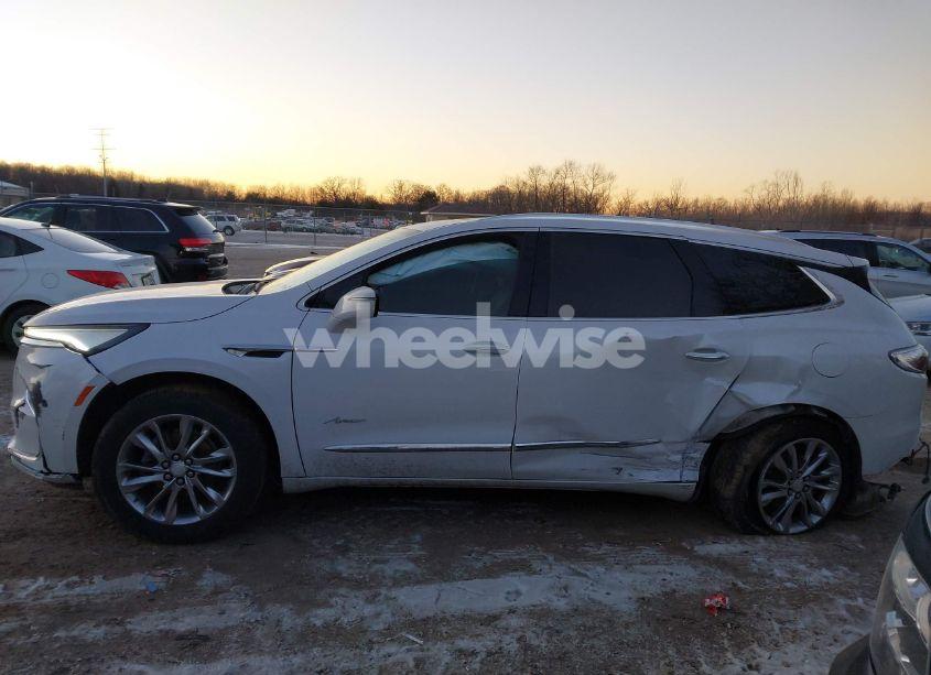 Photo 15 of 2022 Buick Enclave AWD AVENIR (VIN 5GAEVCKW7NJ156565)
