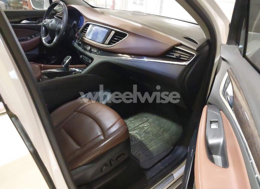 Photo 5 of 2018 Buick Enclave AVENIR (VIN 5GAEVCKW8JJ211499)