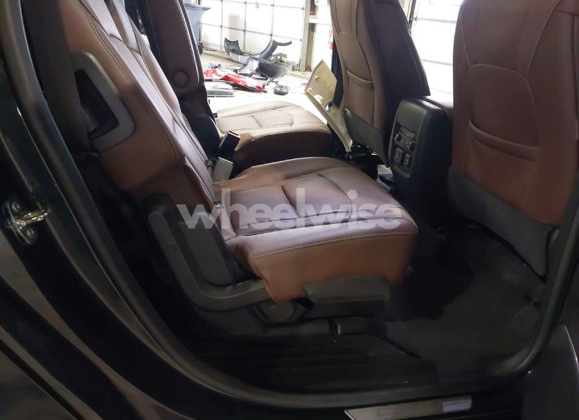 Photo 8 of 2019 Buick Enclave AWD AVENIR (VIN 5GAEVCKWXKJ239547)