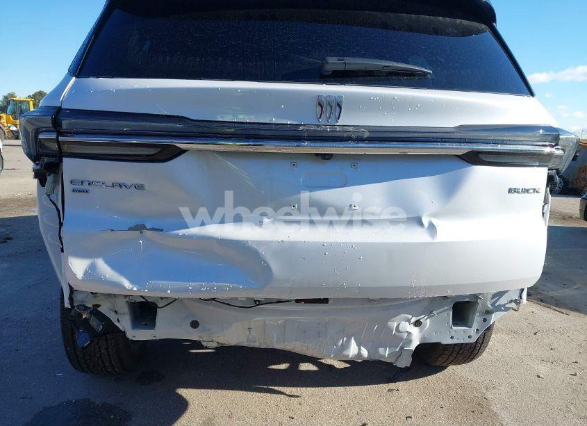 Photo 6 of 2025 Buick Enclave AVENIR FWD (VIN 5GAEVCRS5SJ107023)