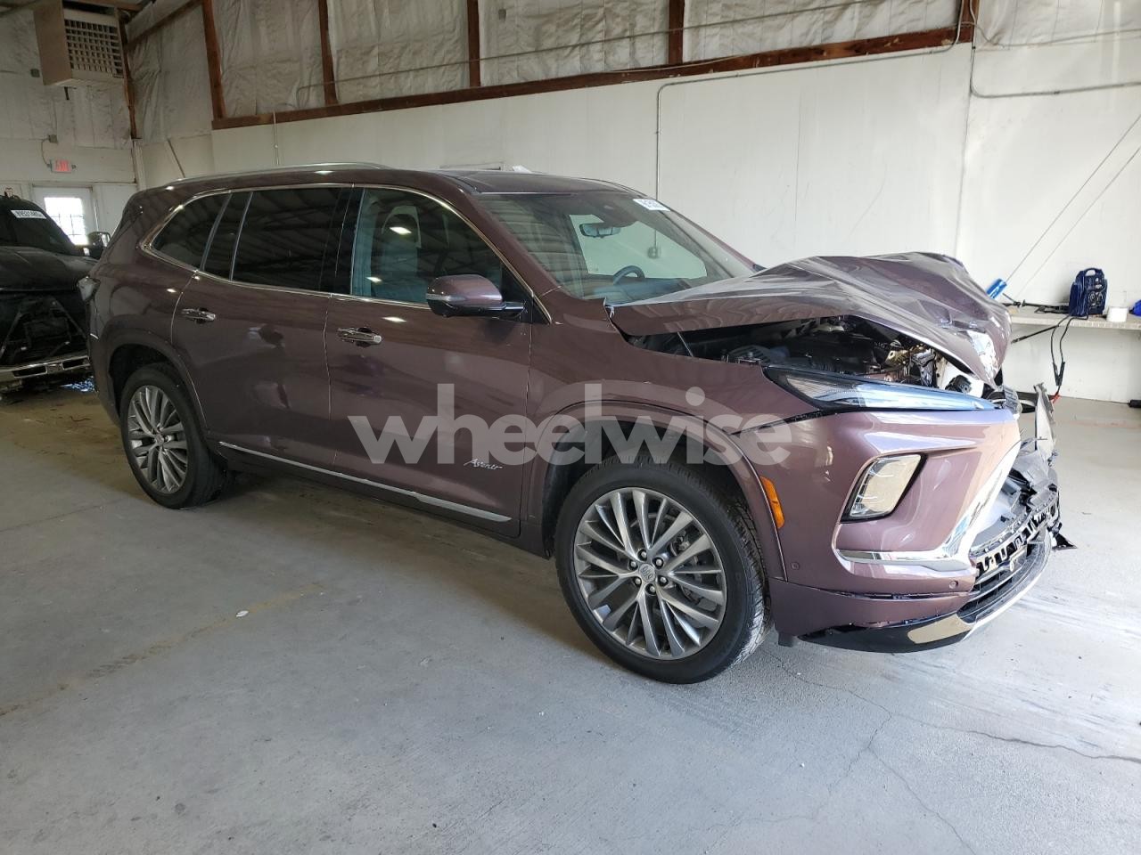Photo 4 of 2025 BUICK ENCLAVE AVENIR N/A (VIN 5GAEVCRS8SJ284117)