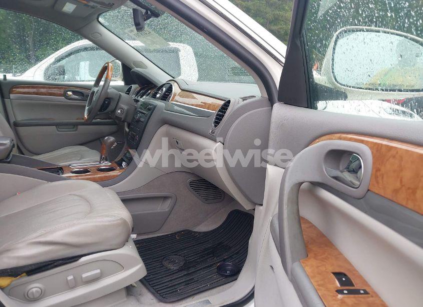 Photo 5 of 2011 Buick Enclave 1XL (VIN 5GAKRBED0BJ335764)