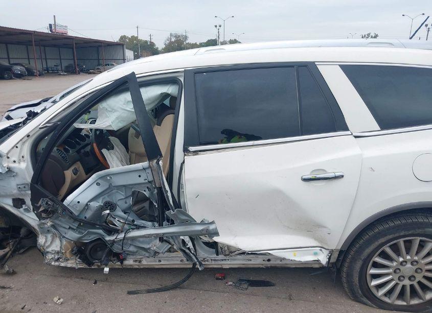 Photo 13 of 2011 Buick Enclave 1XL (VIN 5GAKRBED1BJ237245)