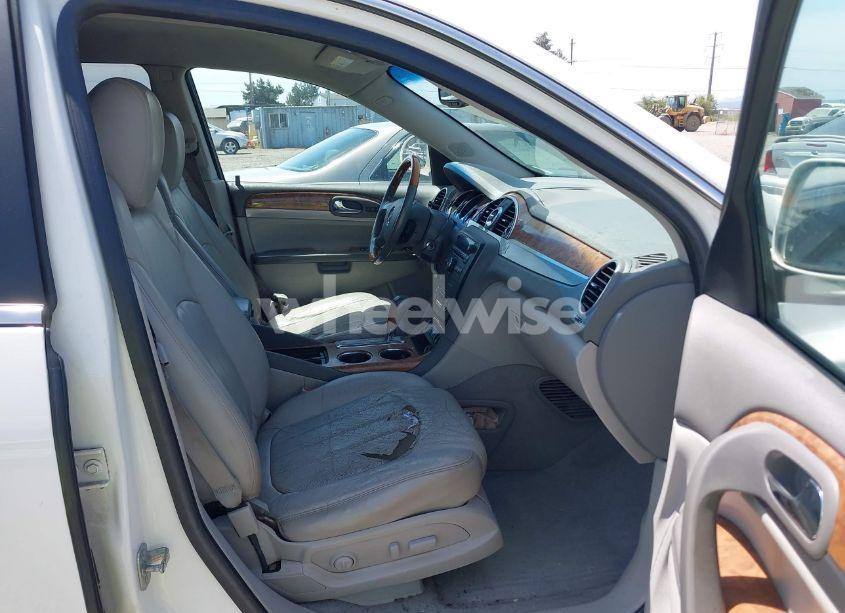 Photo 5 of 2011 Buick Enclave 1XL (VIN 5GAKRBED5BJ392994)