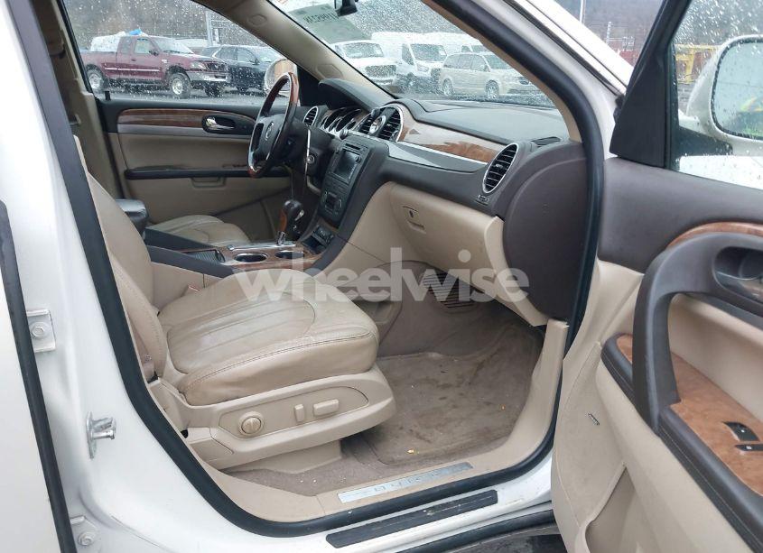 Photo 5 of 2011 Buick Enclave 1XL (VIN 5GAKRBED8BJ315116)