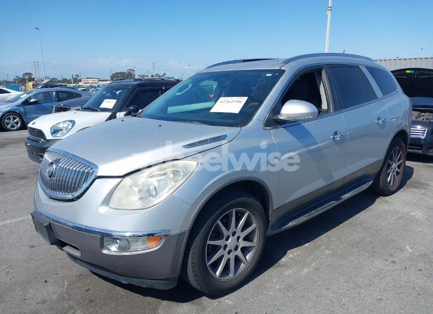 Photo 2 of 2011 Buick Enclave 1XL (VIN 5GAKRBED8BJ403129)