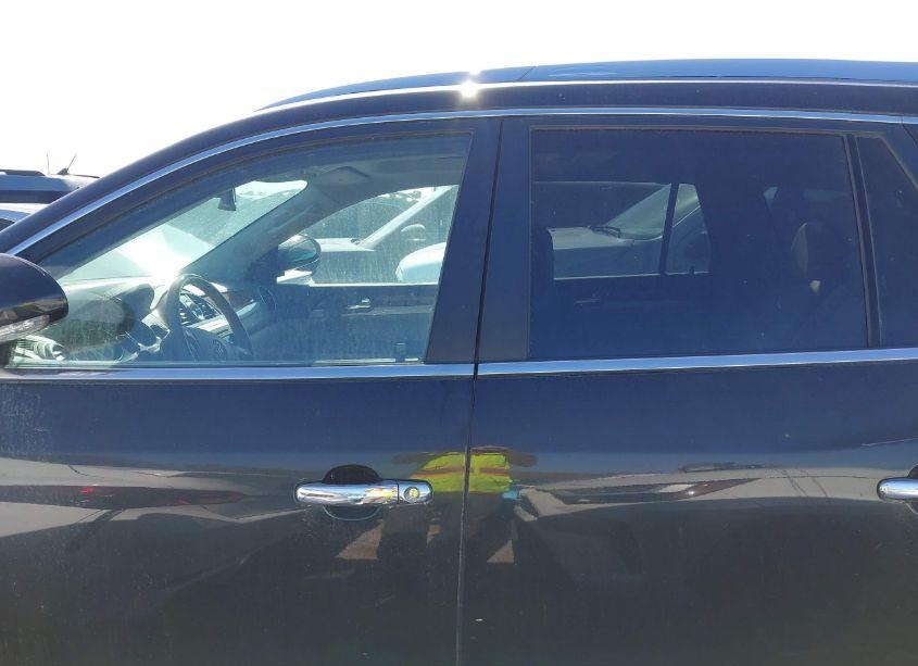 Photo 14 of 2011 Buick Enclave 1XL (VIN 5GAKRBEDXBJ151951)