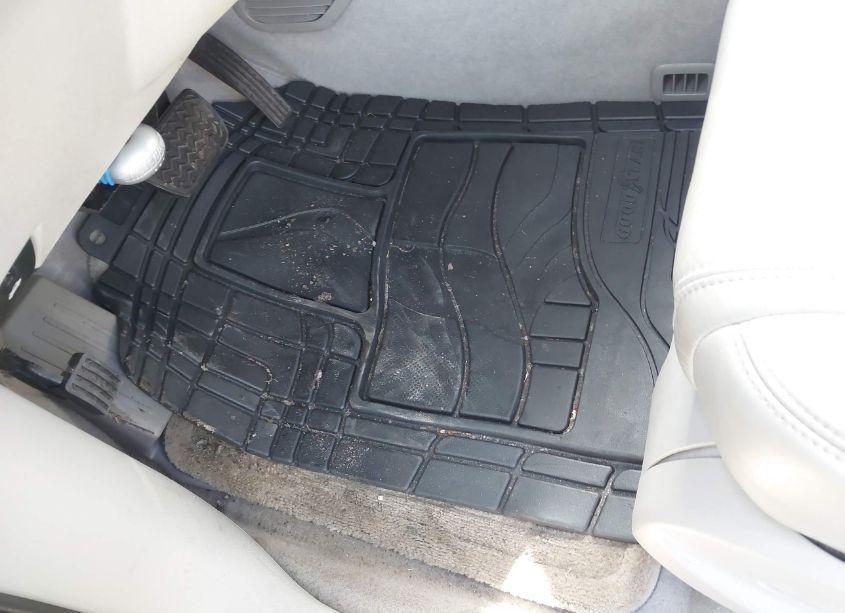 Photo 6 of 2011 Buick Enclave 1XL (VIN 5GAKRBEDXBJ151951)