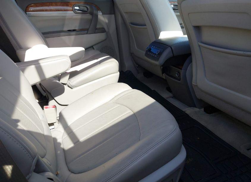 Photo 8 of 2011 Buick Enclave 1XL (VIN 5GAKRBEDXBJ151951)