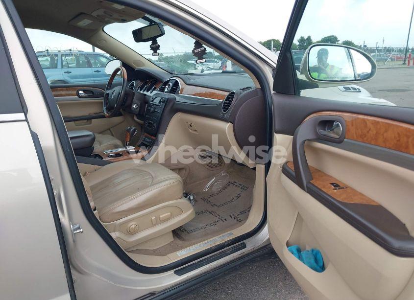 Photo 5 of 2011 Buick Enclave 1XL (VIN 5GAKVBED0BJ411141)