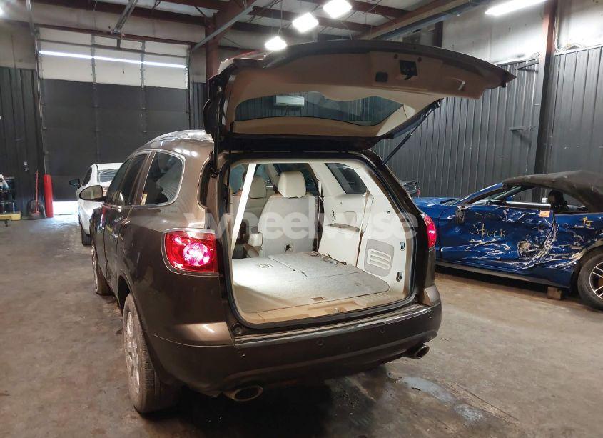 Photo 3 of 2011 Buick Enclave 1XL (VIN 5GAKVBED4BJ163864)