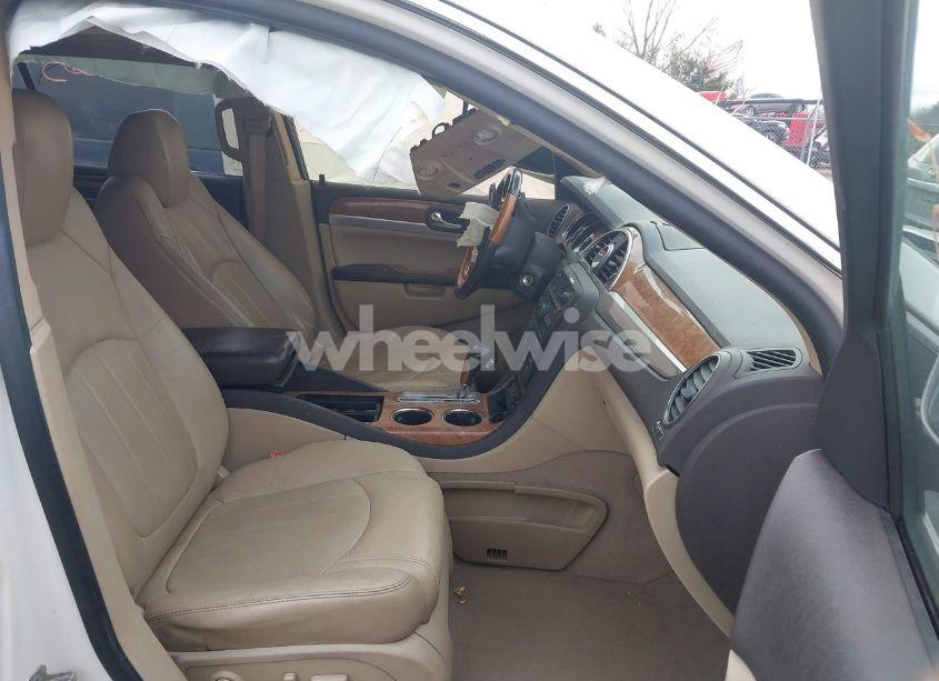 Photo 5 of 2011 Buick Enclave 1XL (VIN 5GAKVBED6BJ262444)