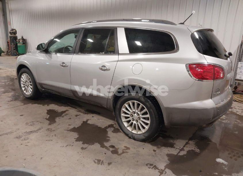 Photo 3 of 2011 Buick Enclave 1XL (VIN 5GAKVBED8BJ103683)