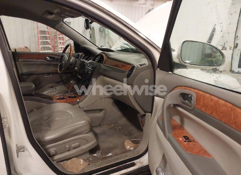 Photo 5 of 2011 Buick Enclave 1XL (VIN 5GAKVBED8BJ380463)