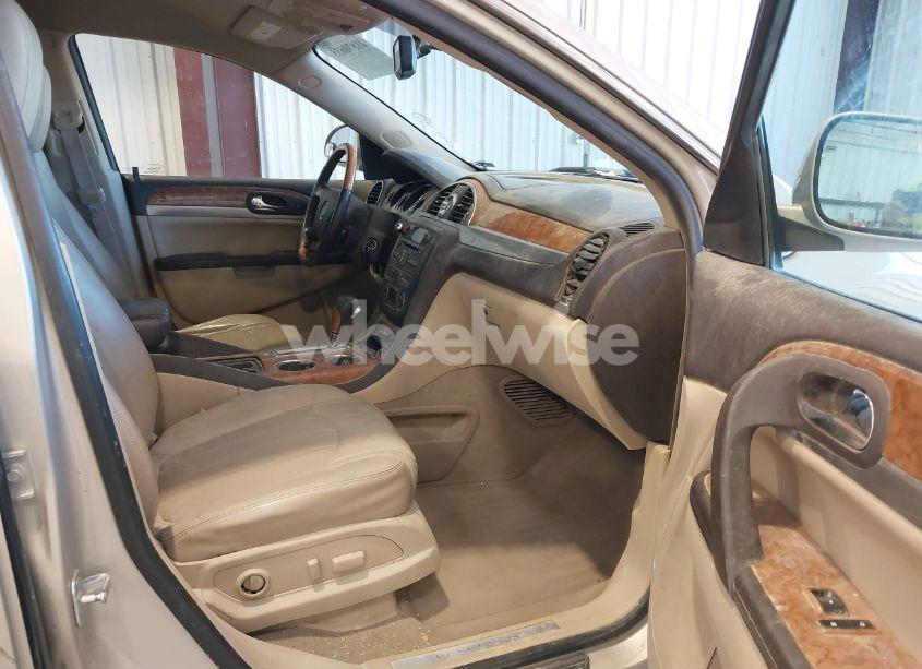 Photo 5 of 2011 Buick Enclave 1XL (VIN 5GAKVBED9BJ364756)