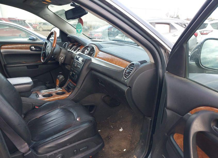 Photo 5 of 2011 Buick Enclave 1XL (VIN 5GAKVBED9BJ381217)