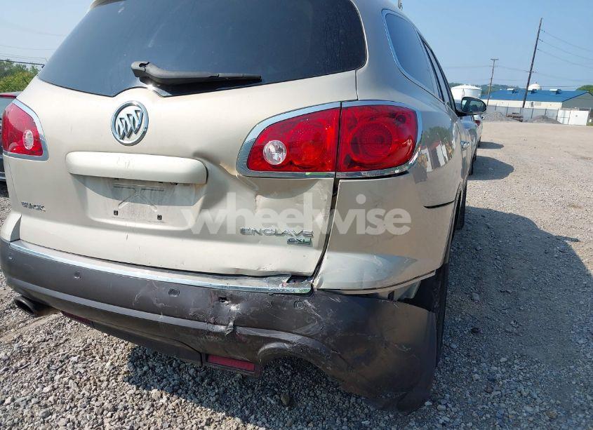 Photo 6 of 2011 Buick Enclave 1XL (VIN 5GAKVBEDXBJ230211)