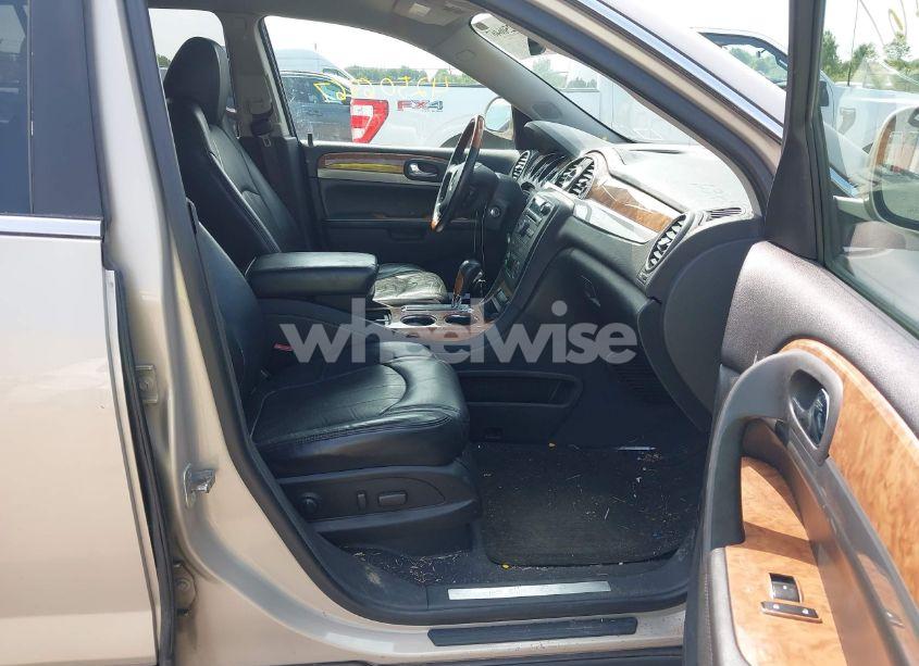 Photo 5 of 2011 Buick Enclave 1XL (VIN 5GAKVBEDXBJ344807)