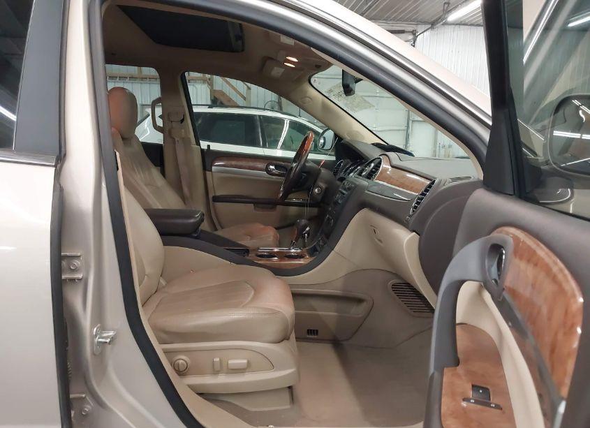 Photo 5 of 2011 Buick Enclave 2XL (VIN 5GAKVCED0BJ261036)