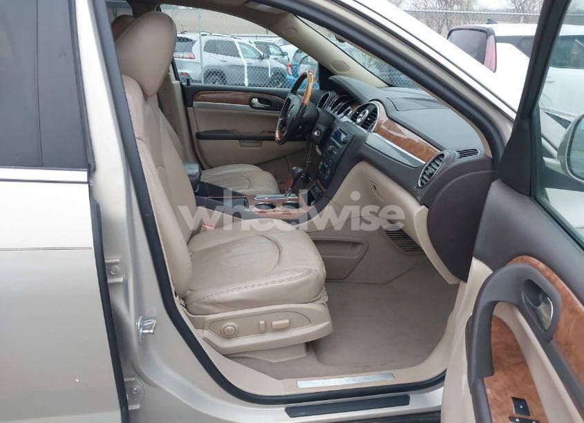 Photo 5 of 2012 Buick Enclave (VIN 5GAKVCED3CJ277362)