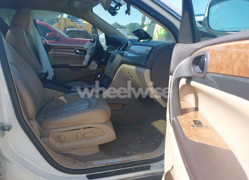 Photo 5 of 2011 Buick Enclave 2XL (VIN 5GAKVCED8BJ195805)