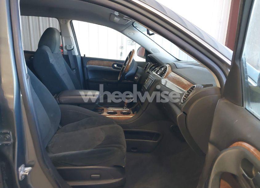 Photo 5 of 2010 Buick Enclave CX (VIN 5GALRAED5AJ263229)