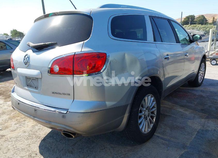 Photo 4 of 2010 Buick Enclave CX (VIN 5GALRAED6AJ152401)
