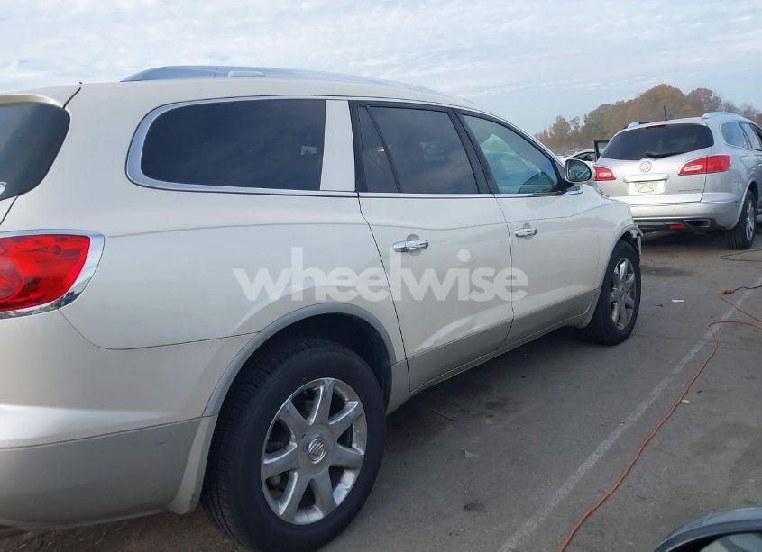 Photo 13 of 2010 Buick Enclave 1XL (VIN 5GALRBED0AJ190843)