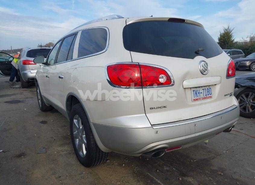 Photo 3 of 2010 Buick Enclave 1XL (VIN 5GALRBED0AJ190843)