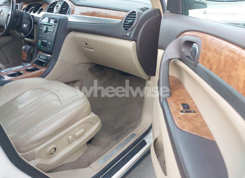 Photo 5 of 2010 Buick Enclave 1XL (VIN 5GALRBED0AJ190843)