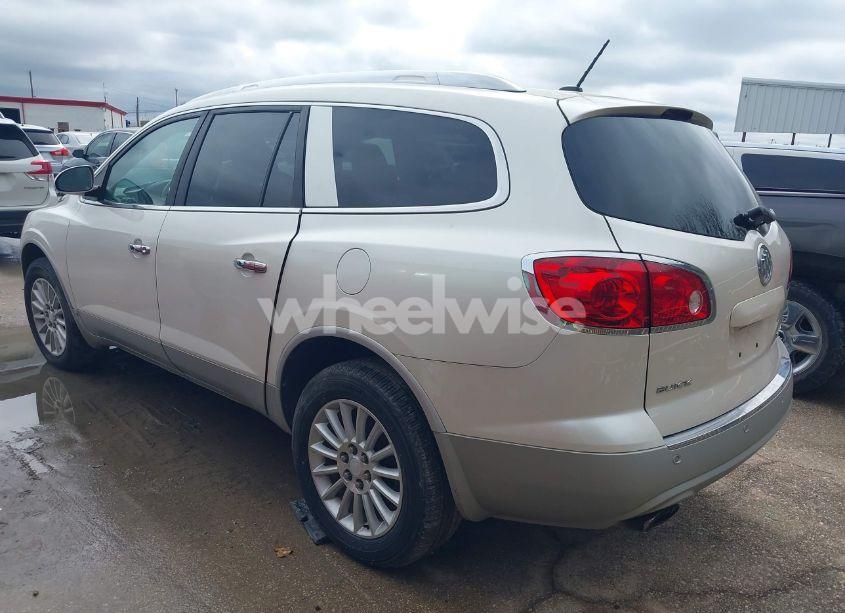 Photo 3 of 2010 Buick Enclave 1XL (VIN 5GALRBED3AJ147680)