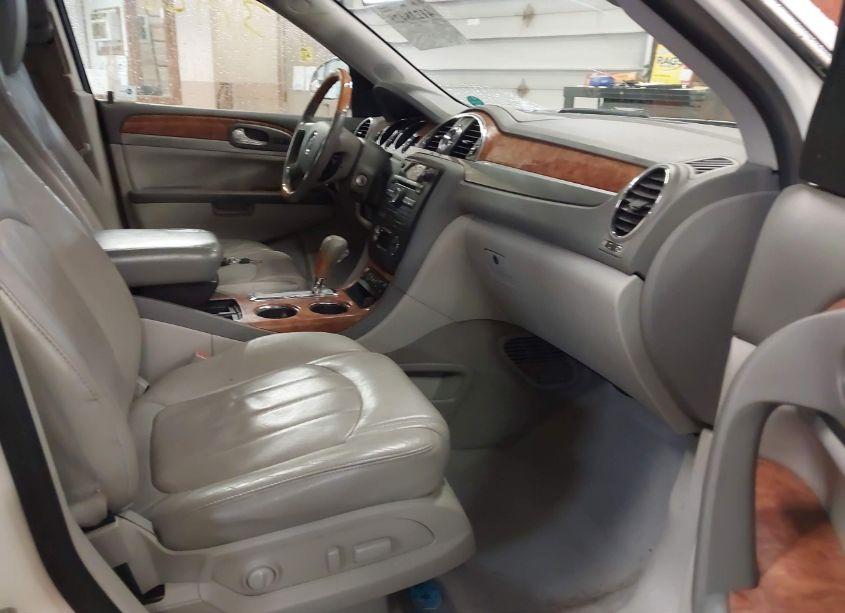 Photo 5 of 2010 Buick Enclave 1XL (VIN 5GALRBED3AJ265504)