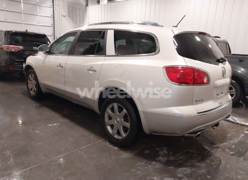 Photo 3 of 2010 Buick Enclave 1XL (VIN 5GALRBED5AJ225697)