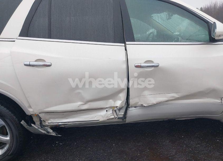 Photo 6 of 2010 Buick Enclave 1XL (VIN 5GALRBED7AJ190483)