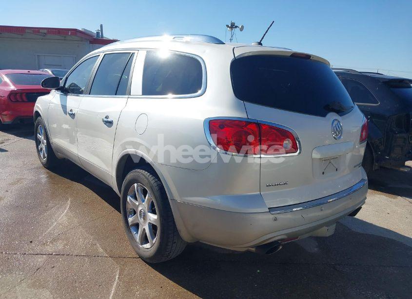 Photo 3 of 2010 Buick Enclave 1XL (VIN 5GALRBED8AJ149196)